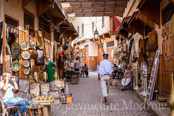 Waiting Artisans
